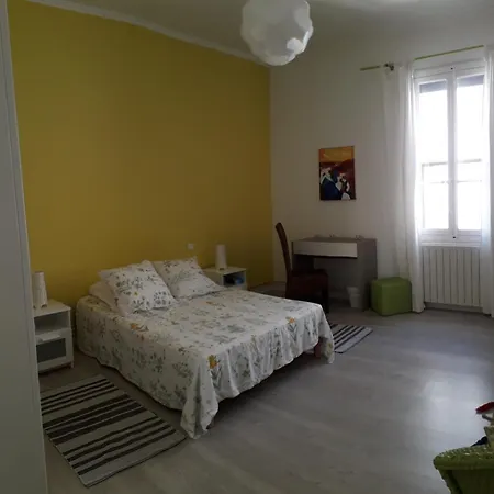 Chez Mme Claude * Aigues-Mortes